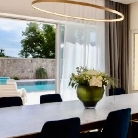 Stylish Private Pool Relax Up To 14 Ppl *